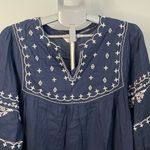 Time & Tru Women's Blue & White embroidered peasant top size Medium NWT Photo 1