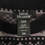 Hot Topic Social Collision Skull Sweater Photo 2