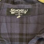 SIGNORELLI… BLUE AND BLACK SOFT LONG SLEEP BUTTON DOWN TOP RAW HEM AT BOTTOM Size M Photo 2