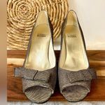 Stuart Weitzman Bronze Pyrite Nocturn Bowover Open Toe Pumps Size 8.5 Photo 3