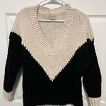 Moon River  cream and black sweater in large Photo 0