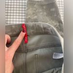 Spanx Womens Size 1X Gray Green Seamless Crop Camo Leggings Full length Photo 2