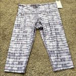 Athleta  Elation Printed Capri leggings size 2X NWT Photo 3