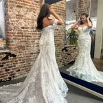 Elegant Lace Off Photo 3