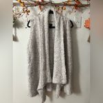 G.I.L.I. Textured sweater Open Front Vest Gray Photo 2
