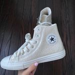 Converse NWT high top Photo 0