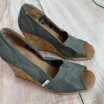 Toms  CALYPSO GRAY GOLD SHIMMER OPEN TOE SANDAL HEEL SHOE SIZE 6 Photo 0