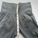 Halara Women's Gray Booty Scruching Cropped Leggings, NWOT Photo 3