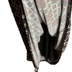 41 Hawthorn Black, White & Maroon Lattice Print Poly/Spandex V Photo 8