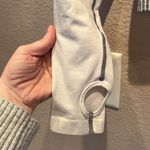 Gray and White Stretchy Long Sleeve Athletic Yoga Crop Size Medium Photo 4