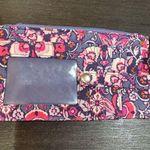 Vera Bradley Floral Patterned Card holder. . Photo 1