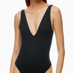Babaton Aritzia  Contour V-Neck Bodysuit in black Photo 0