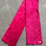 The North Face Women’s Fuchsia Pink Fleece Winter Scarf Photo 1