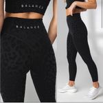 Balance Athletica  Vitality M High Rise Kingdom Leggings Panther Black Velvet New Photo 1