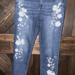 Westport  Signature Fit 2 Boyfriend Skinny Jeans Stretch Floral Embroidered‎ Sz 2 Photo 0