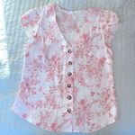 E & M Floral button front top Photo 2