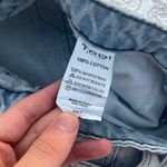 Tobi Women’s light blue jean cut off distress shorts size 4 Photo 3