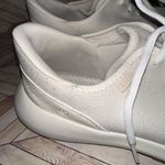 White Womens Kizik Size 7 Athletic Workout Running Shoes Photo 1