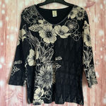 Jess & Jane Black Wildflower Print V Neck 3/4 Sleeve T Shirt Photo 0