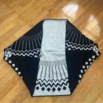 Madison 88 Knit Shawl, Wrap Women’s One Size Black & Gray Poncho Cardigan Photo 2