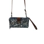 Sakroots Large Smartphone Wristlet Crossbody Navy & Cream Floral Zip Around Photo 2