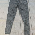 Onzie  gray patterned leggings Photo 4
