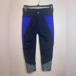 Athleta  High Rise Flow Stripe Chaturanga‎ Capri Crop Workout Yoga Pants size S Photo 4