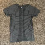 Lululemon Swiftly Tech Short Sleeve Tee Size 6 Gray Excellent Condition Photo 0
