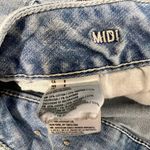 SO  High Rise Boyfriend Short Distressed Size 7/28 NEW Photo 2