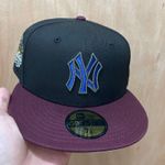 Hat club New York yankees 1999 World Series size 7 1/4 brand new Purple Photo 0