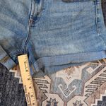 Old Navy High-Waist Classic Denim Rolled Hem Women's Light Wash Shorts Size 8 Photo 10
