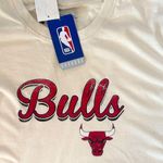Nba Chicago Bulls Women's Short Sleeve Vintage Logo T-Shirt in Beige, M Photo 2