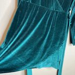 SheIn  Curve Velvet Long Sleeve Faux Wrap‎ Dress Plus Size 1X Green Velour Photo 5