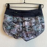 Lululemon Speed Up Short 2.5" Springscape Black Running Shorts Womens 2 Photo 3