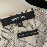 Miss Me Ruffle Printed Top Photo 5