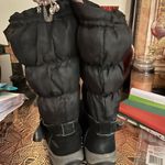 Khombu  boots size 9 Photo 2