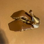 MERCEDES CASTILLO GOLD LEATHER STRAPPY SLING BACK SANDAL HEELS (40/10) Photo 7