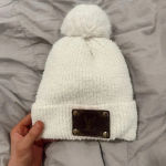 Princess Polly BOUTIQUE beanie Photo 1