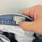 Madewell  Size 26 Light Blue Perfect Vintage Jeans Straight Tapered 90s Mom Jeans Photo 8