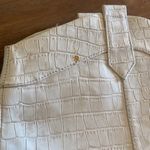 Elegant Cream Knee Photo 4