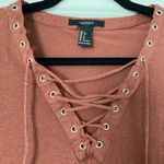 Forever 21  Burnt Red/Orange Vneck Shirt Size Small Photo 6