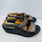 Clarks Artisan Unstructured Un Harvest Comfort Sandal Chunky Heel Sz 11W Silver Photo 1