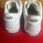 Nike  Leather Sneakers White Low-Top size 9 for women  Photo 4