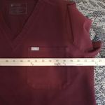 FIGS Technical Collection V-Neck Top One Pocket Catarina Burgundy Size Xl Women Photo 6