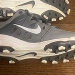 Nike  Hyperdiamond Keystone
Women's Size 6 Softball Cleats Grey & White EUC Photo 10