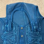 Ecote Women Beach Crop Blue Embroidered Button Front Sleeveless Crop Top Small Photo 5