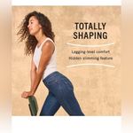 NWT Levi signature Totally Shaping Pull Photo 3