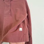 Vuori  Bayview Hoodie Pullover Top Women's Sz Xs Rosewood Thermal Knit Photo 6