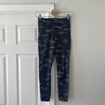 Athleta  Ultimate Camo 7/8 Tight Photo 1