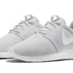 Nike Women’s Roshe One Photo 0